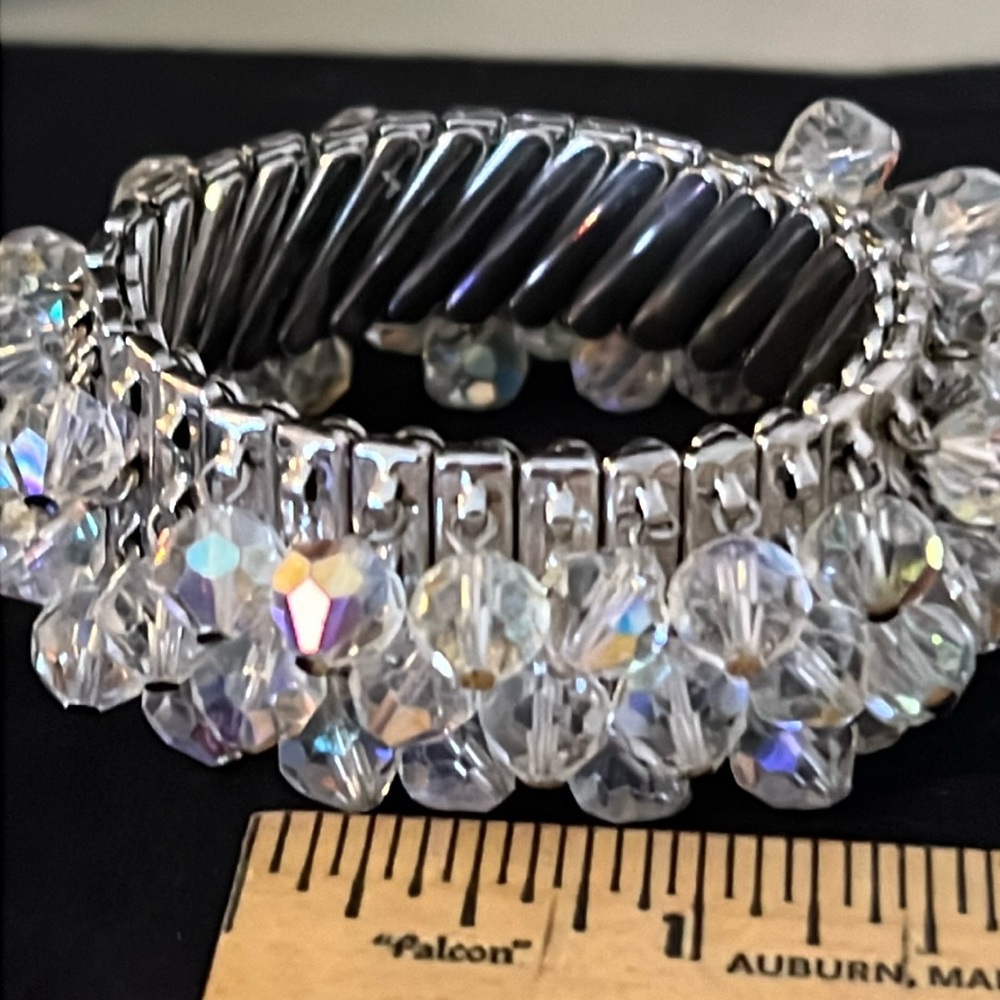 Vintage Japan stretch expandable silver crystal beaded bracelet